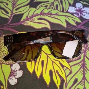 Tory Burch | Accessories | Tory Burch Ty 756 Sunglasses  display picture 2